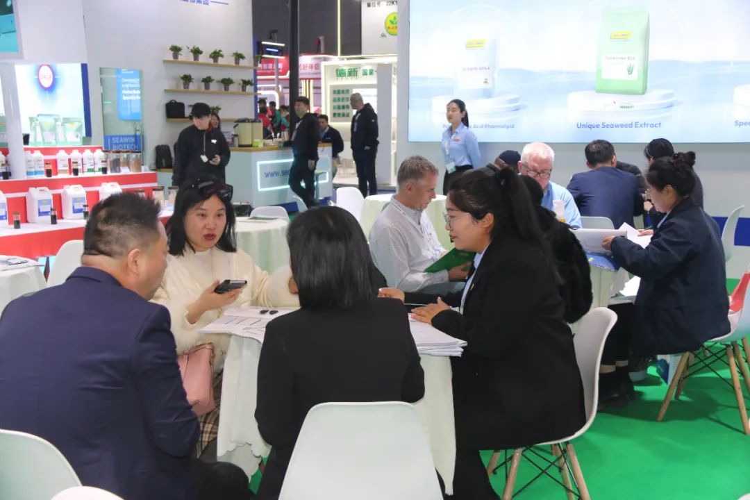 金牌赞助企业巅峰国际官网生物全新亮相上海CAC国际农化展，，，，，以科技实力献礼25周年